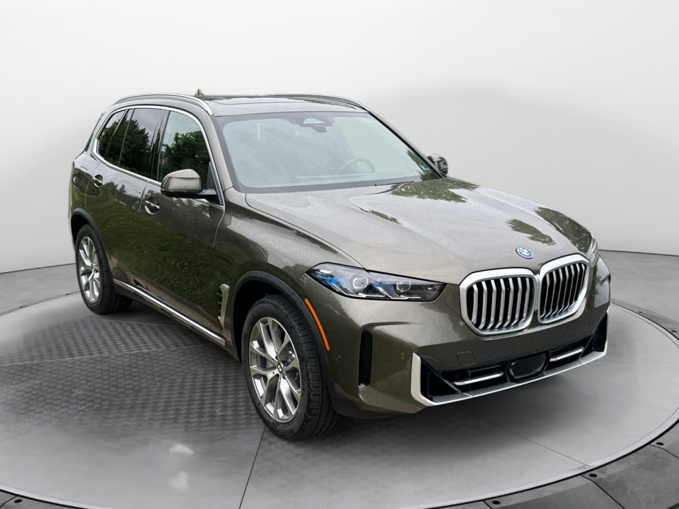 2026 BMW X5 xDrive50e's photo
