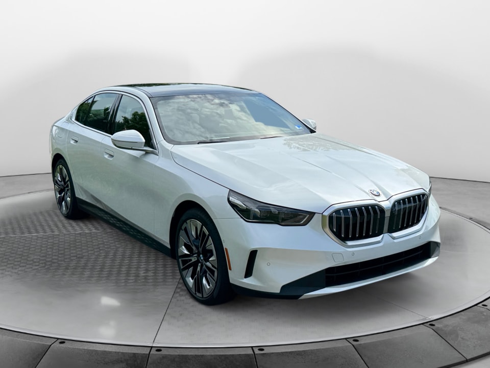 2027 BMW 5 Series 530i xDrive Sedan's photo