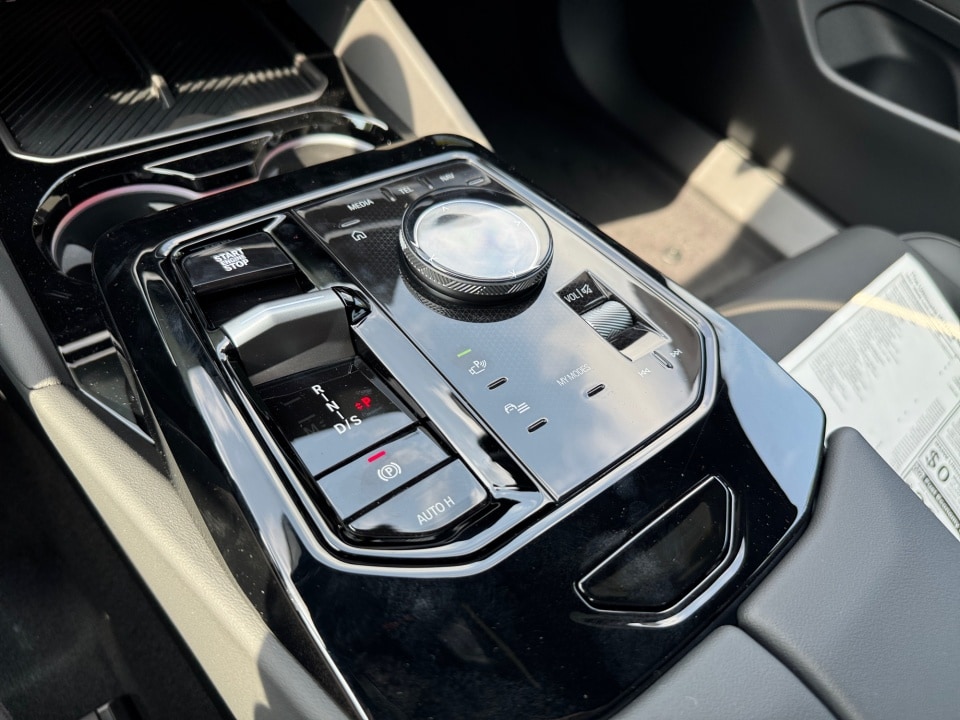 2027 BMW 5 Series 530i - Photo 20