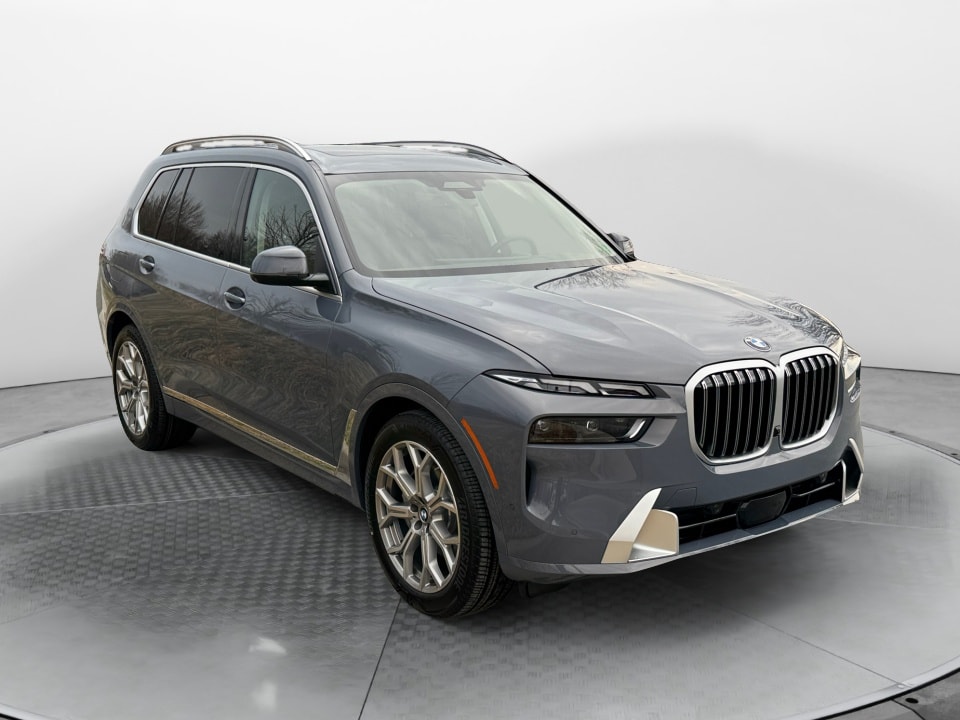 2026 BMW X7 40i's photo