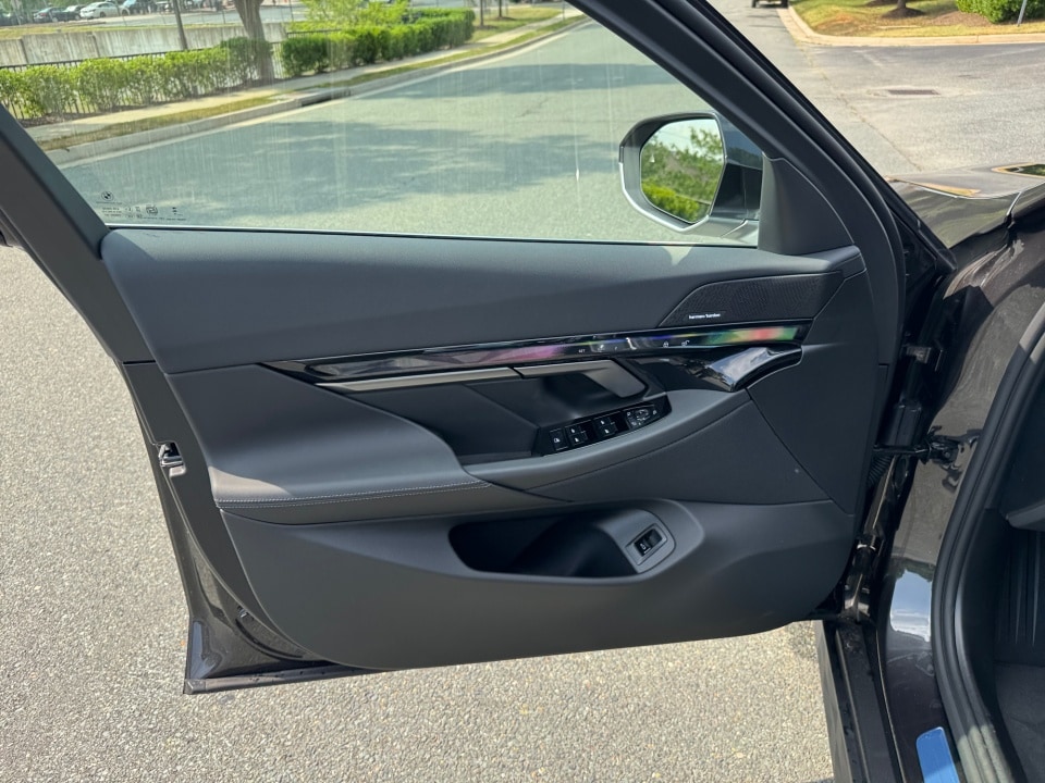 2027 BMW 5 Series 530i - Photo 32