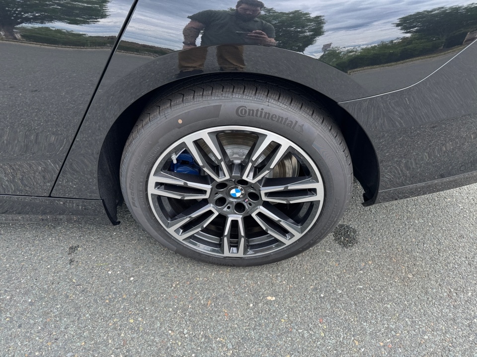 2027 BMW 5 Series 550e - Photo 21