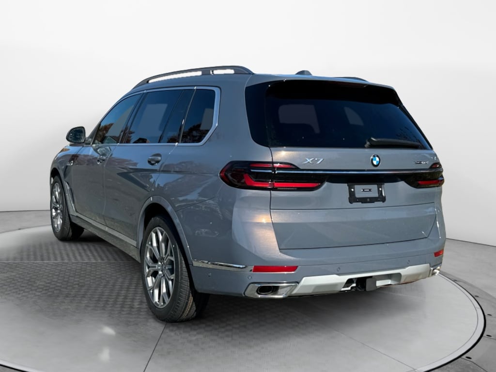 New 2026 BMW X7 xDrive40i SUV