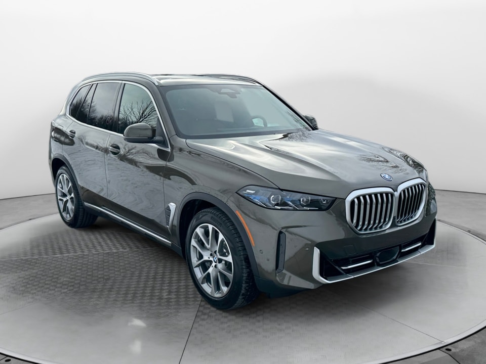 2026 BMW X5 50e's photo