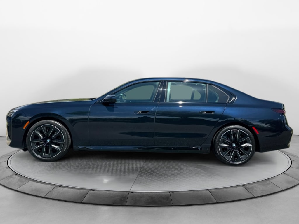 New 2026 BMW 740i xDrive Sedan