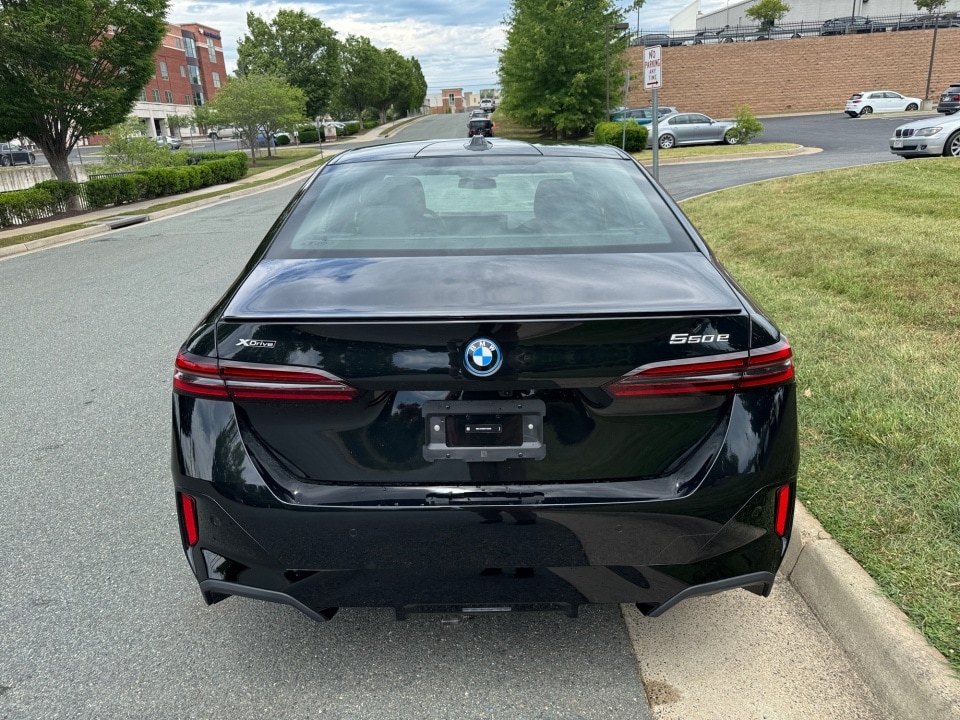 2027 BMW 5 Series 550e - Photo 13
