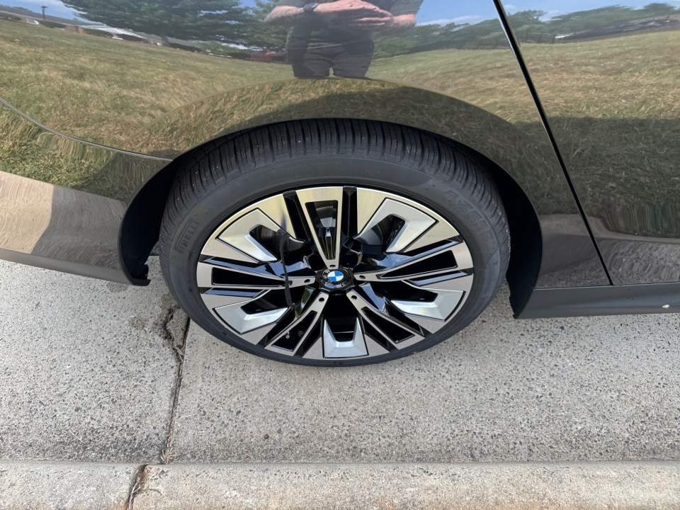 2027 BMW 5 Series 530i - Photo 23