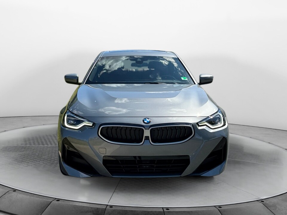 2025 Bmw 230i xDrive photo 2