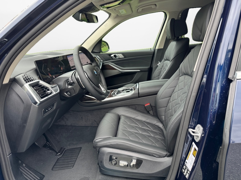 2026 BMW X7 40i - Photo 9