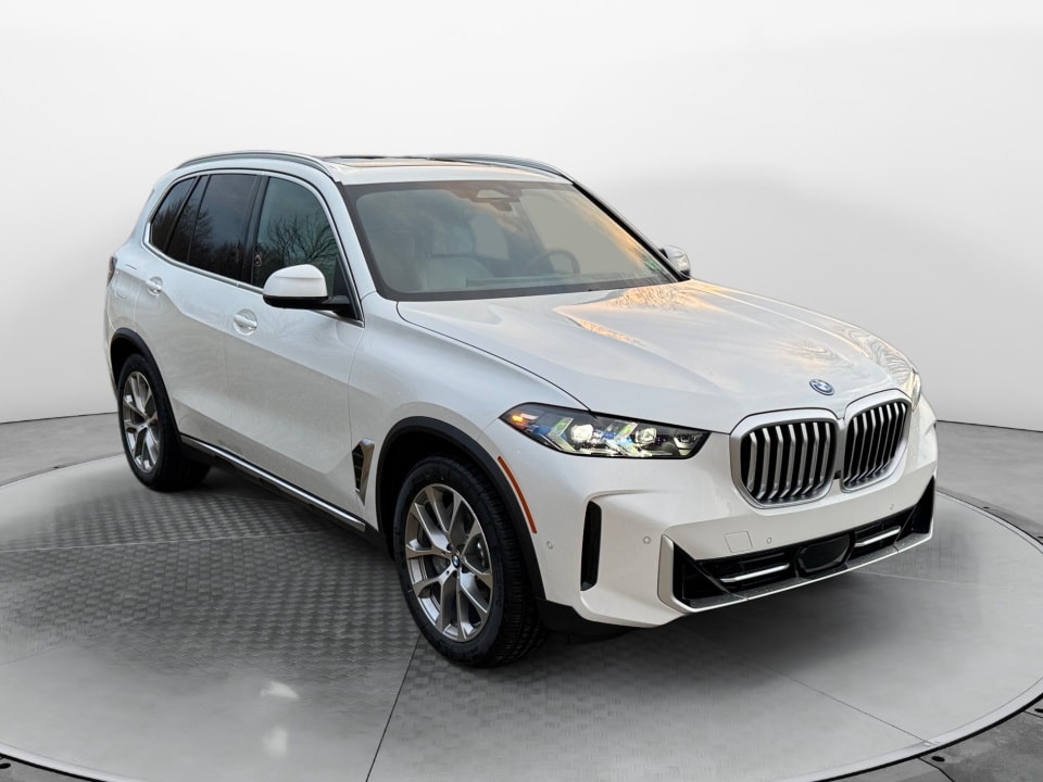 2026 BMW X5 50e's photo