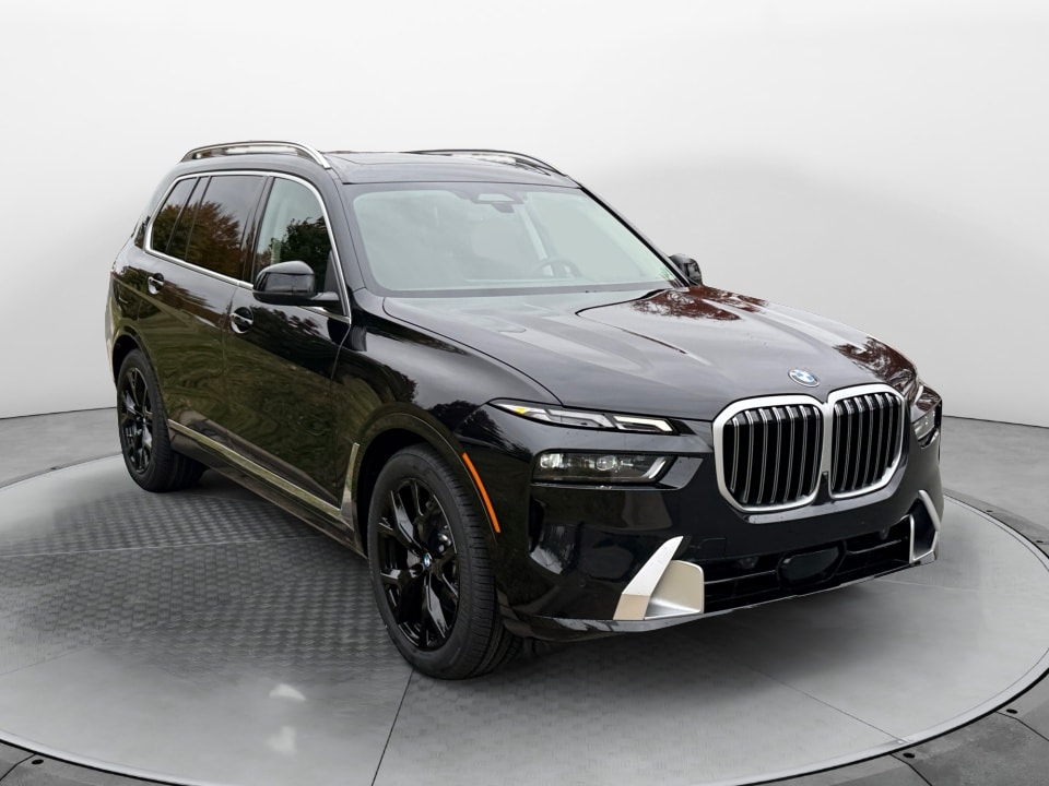 2026 BMW X7 40i's photo
