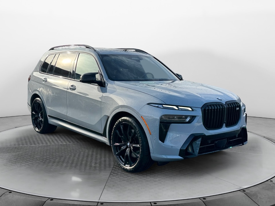 2023 BMW X7 M60i's photo