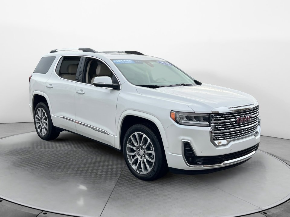 2023 GMC Acadia Denali's photo