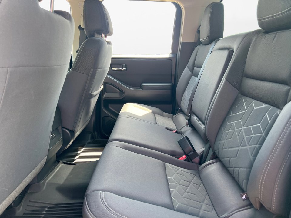 2025 Nissan Frontier SV - Photo 13