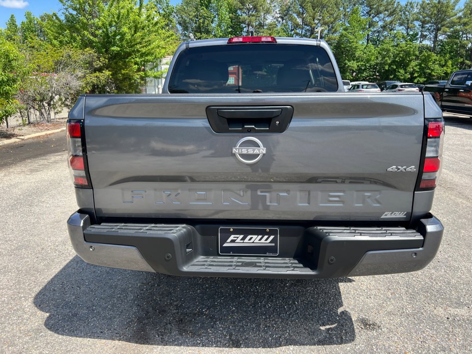 2025 Nissan Frontier SV - Photo 14