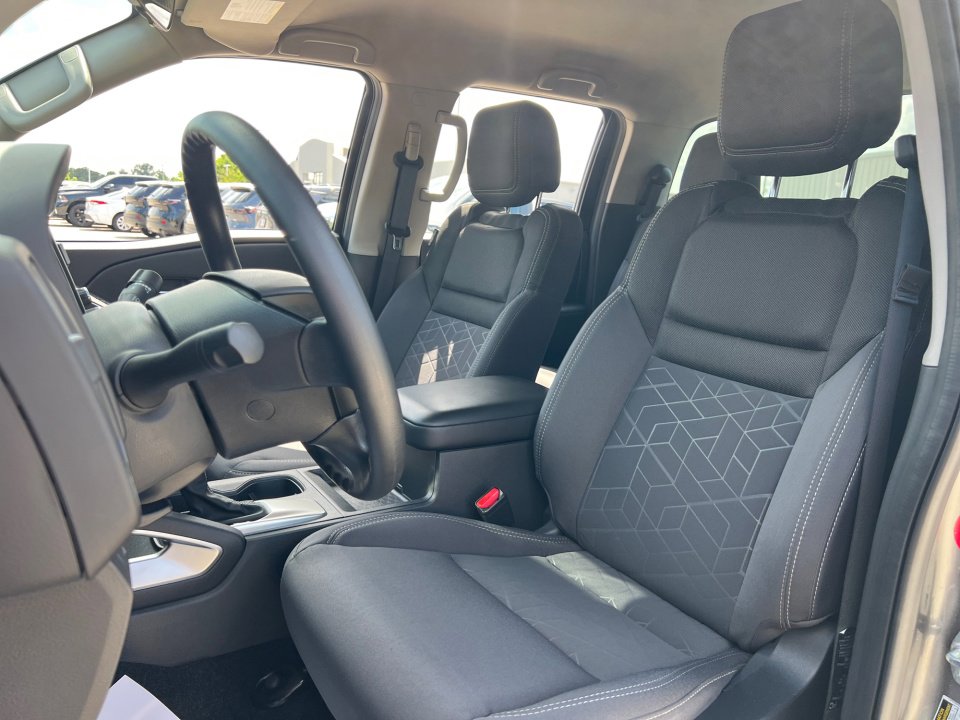 2025 Nissan Frontier SV - Photo 30