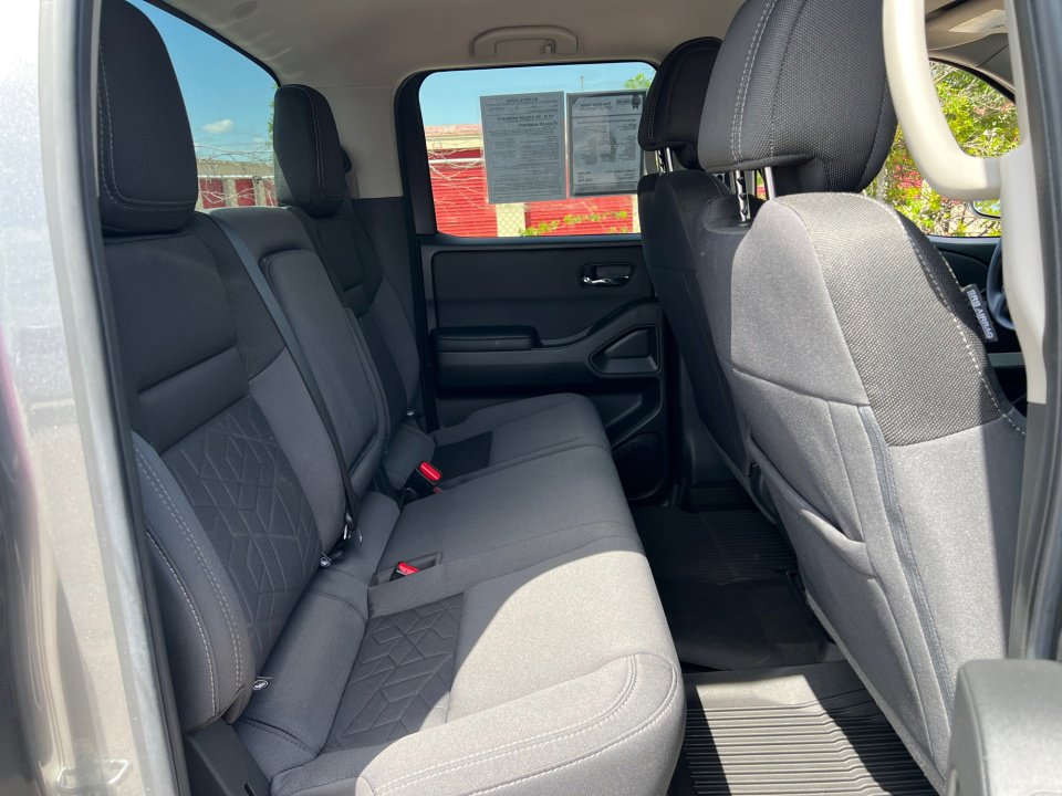 2025 Nissan Frontier SV - Photo 29