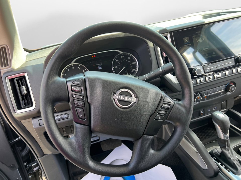 2025 Nissan Frontier SV - Photo 10