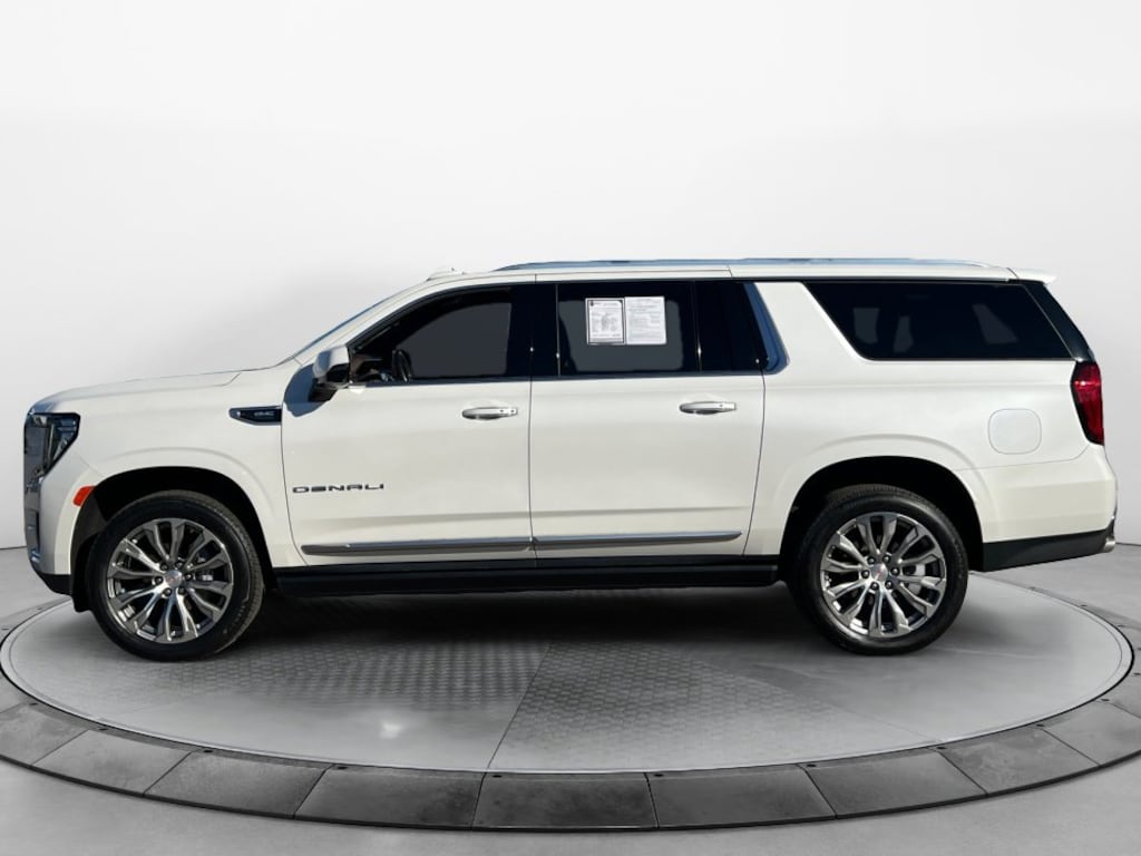 Used 2022 GMC Yukon XL Denali SUV