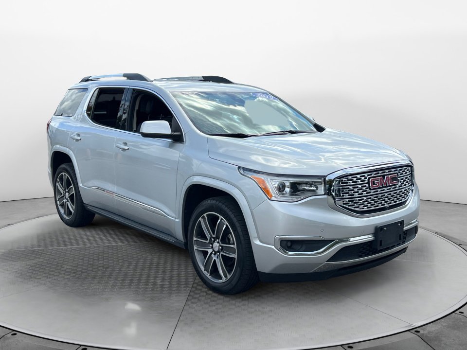 2019 GMC Acadia Denali's photo