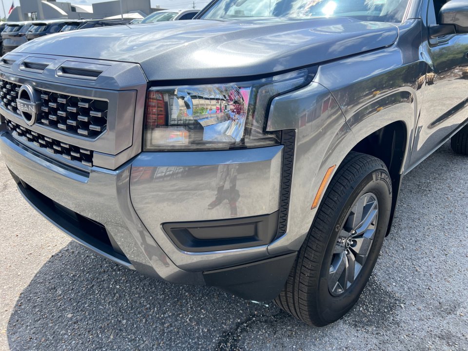 2025 Nissan Frontier SV - Photo 26