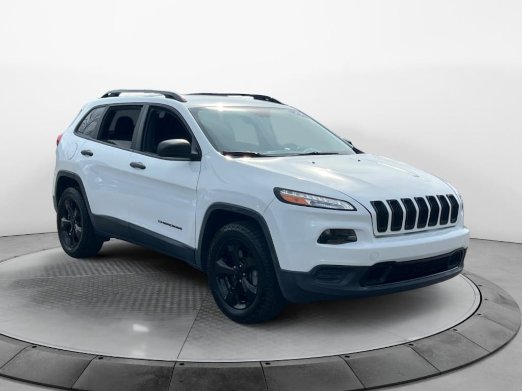 Used 2017 Jeep Cherokee Altitude