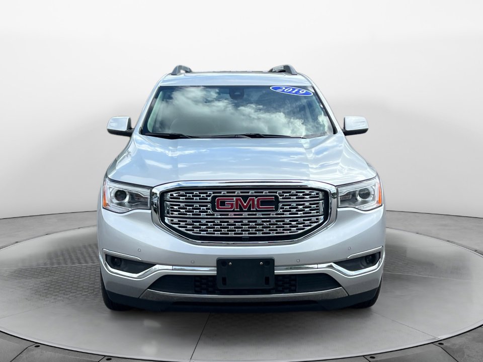 2019 Gmc Acadia Denali photo 2