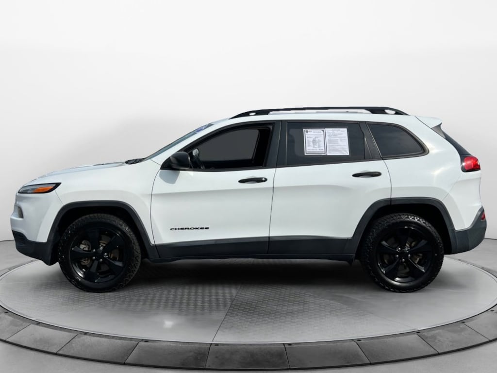 Used 2017 Jeep Cherokee Altitude