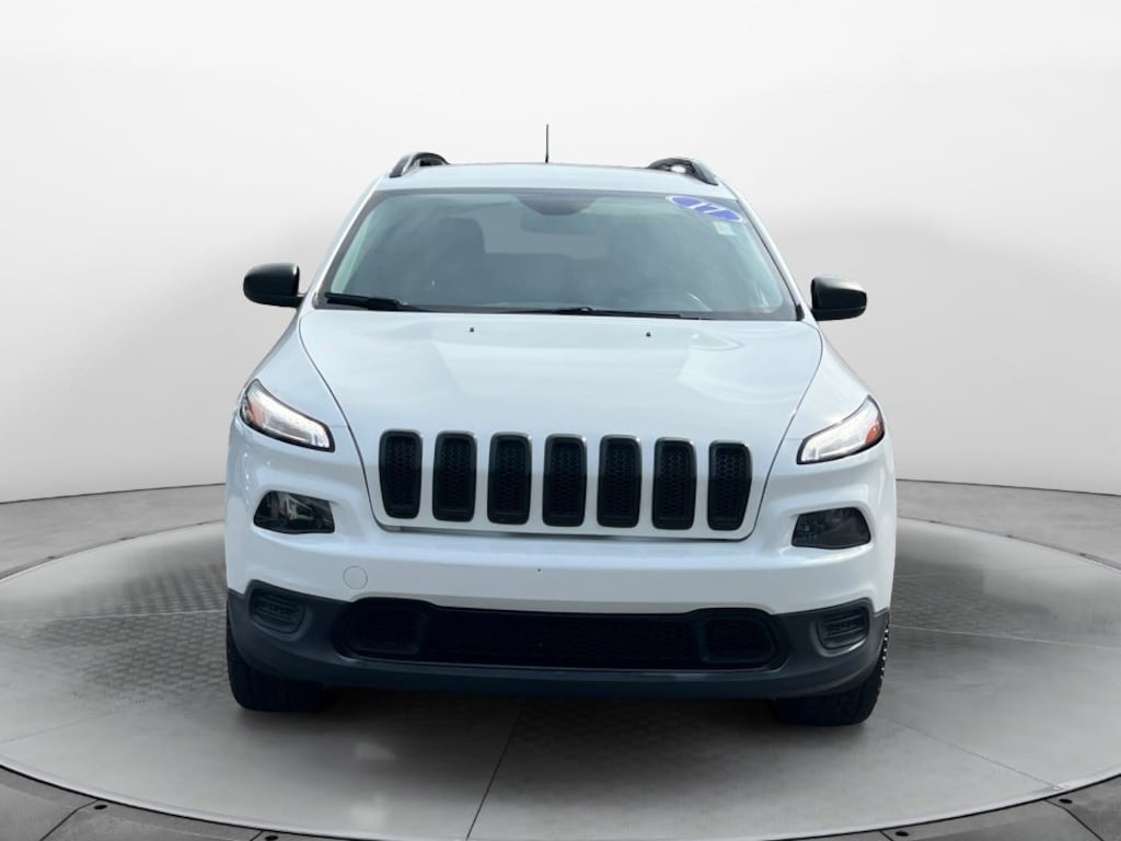 Used 2017 Jeep Cherokee Altitude