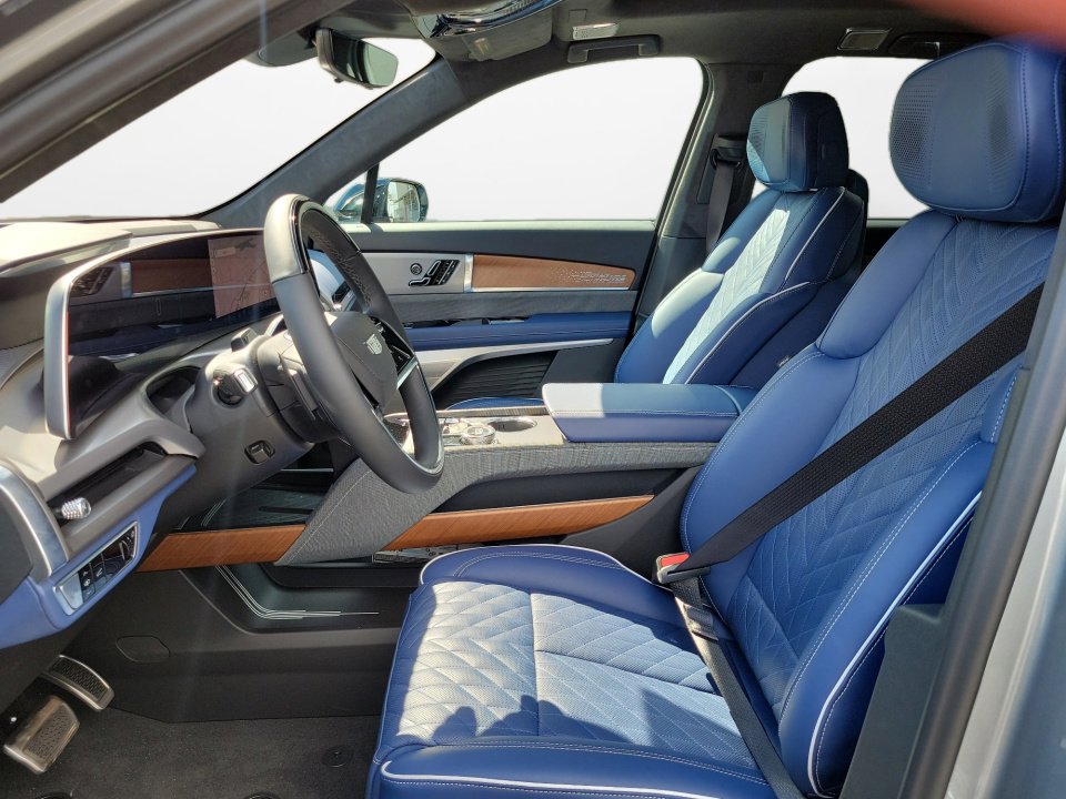 2026 Cadillac VISTIQ Premium Luxury - Photo 9