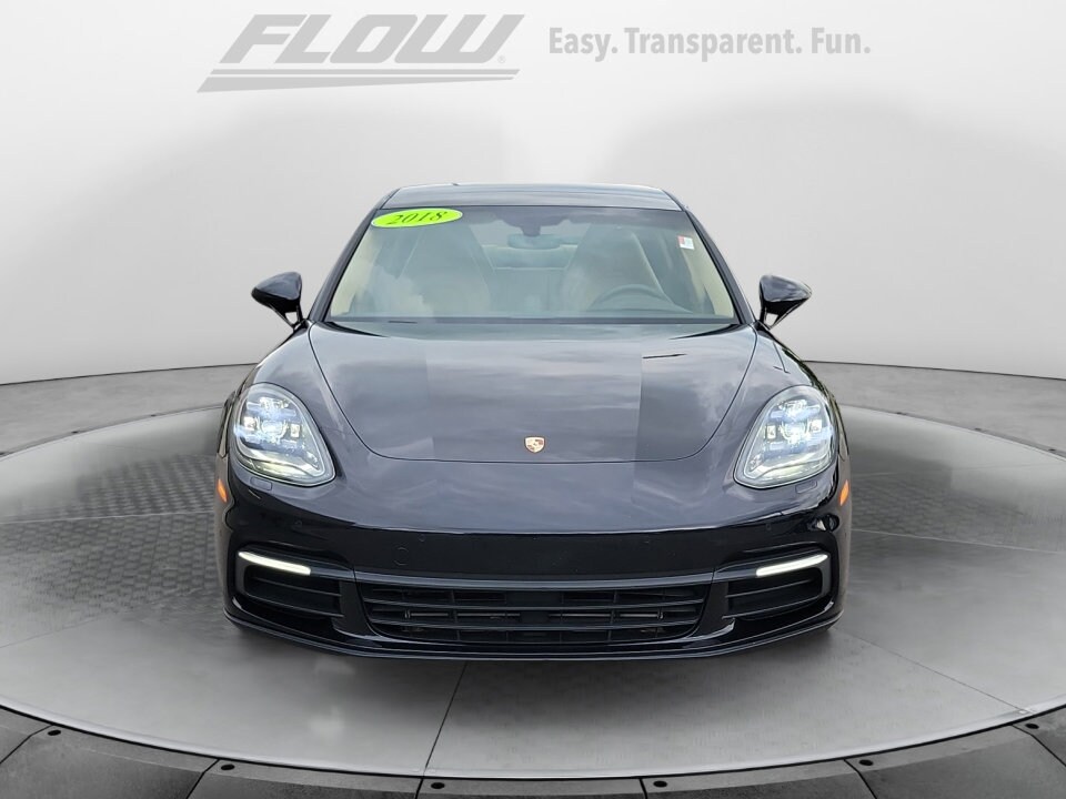 2018 Porsche Panamera Base photo 2