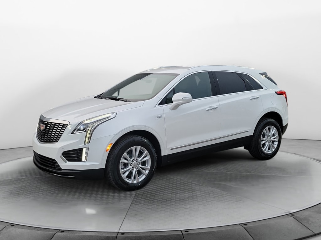 New 2026 CADILLAC XT5 Luxury SUV