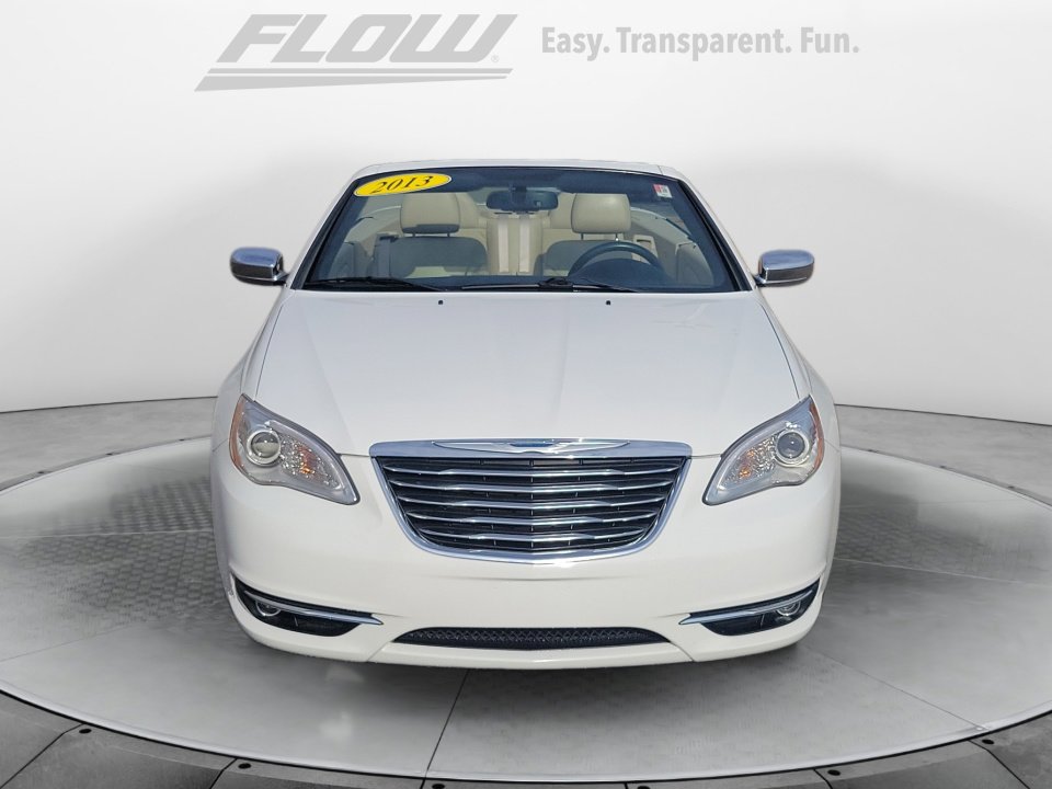 2013 Chrysler 200 Limited photo 2