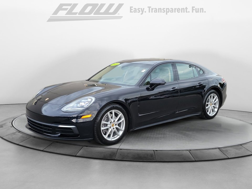 2018 Porsche Panamera Base photo 3