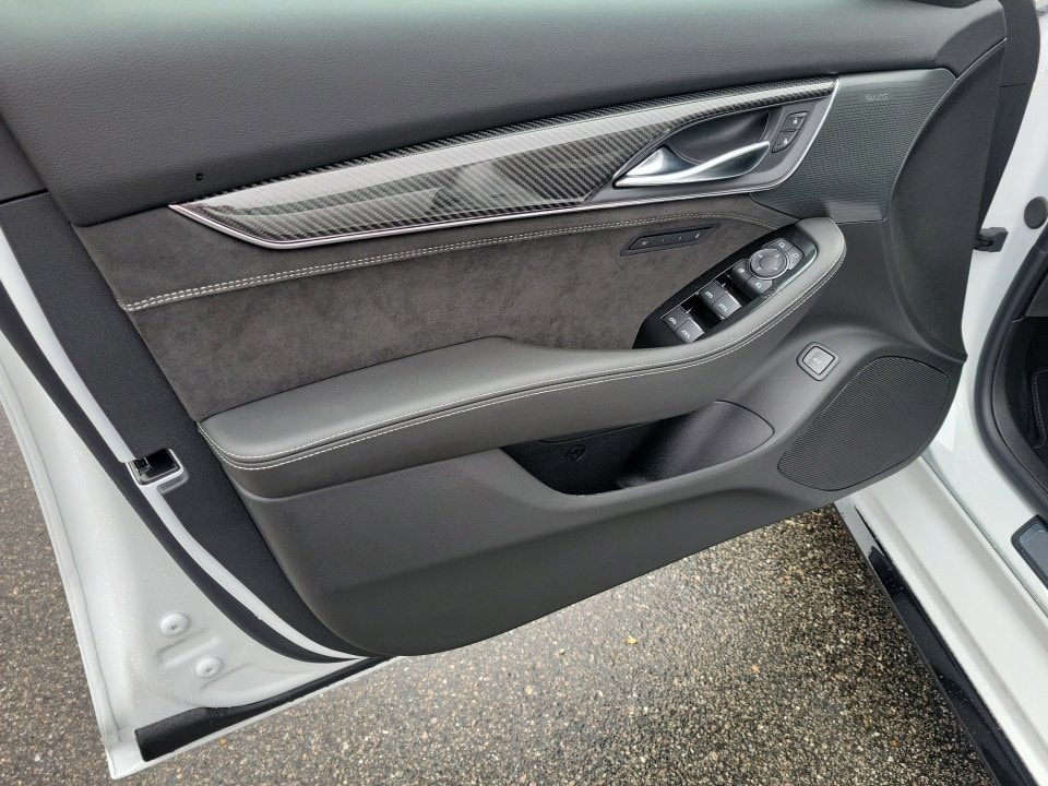 2026 Cadillac CT5 V-Series - Photo 32