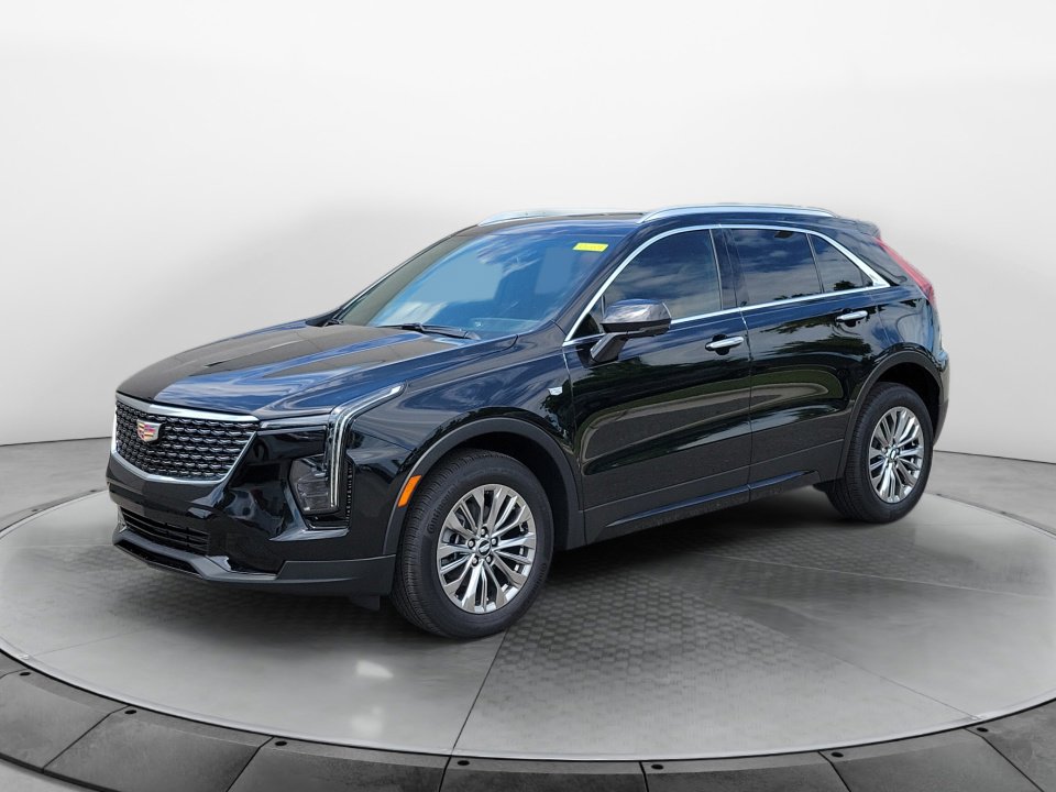 2025 Cadillac XT4 Premium Luxury photo 3