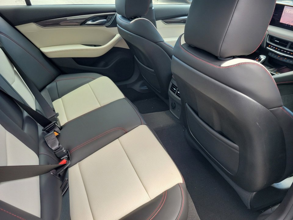 2026 Cadillac CT5 V-Series - Photo 29