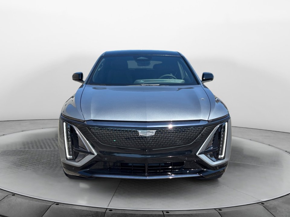 2026 Cadillac Lyriq Sport photo 2