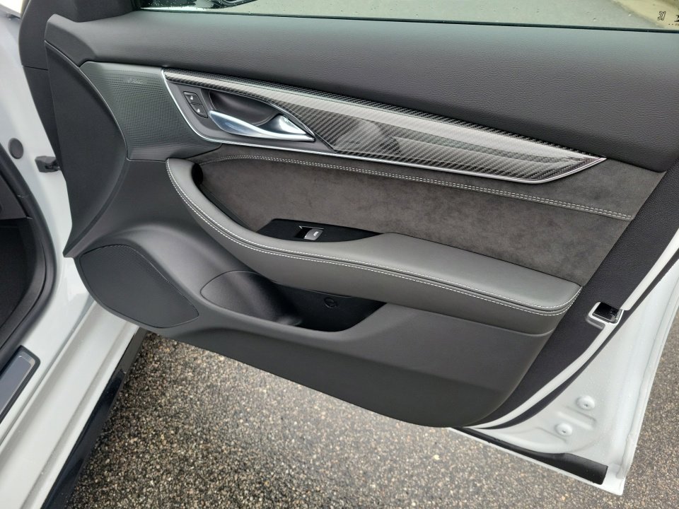 2026 Cadillac CT5 V-Series - Photo 31
