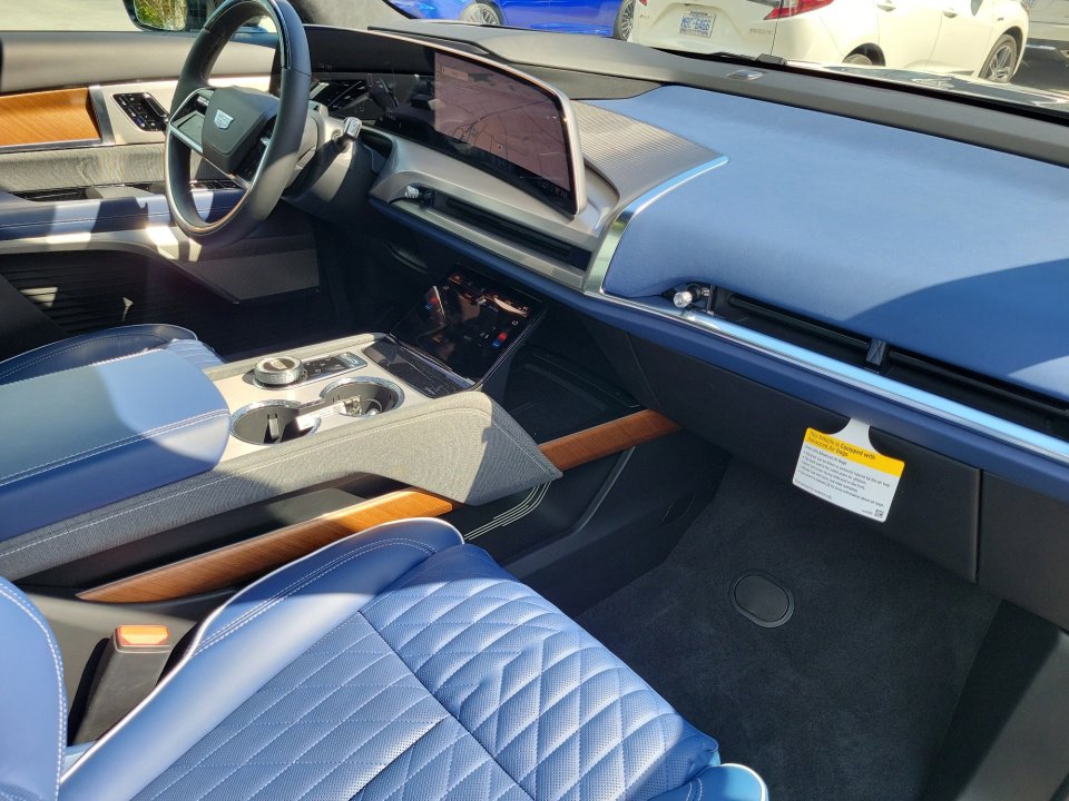 2026 Cadillac VISTIQ Premium Luxury - Photo 28