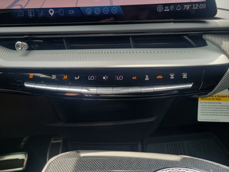 2026 Cadillac OPTIQ Sport - Photo 18
