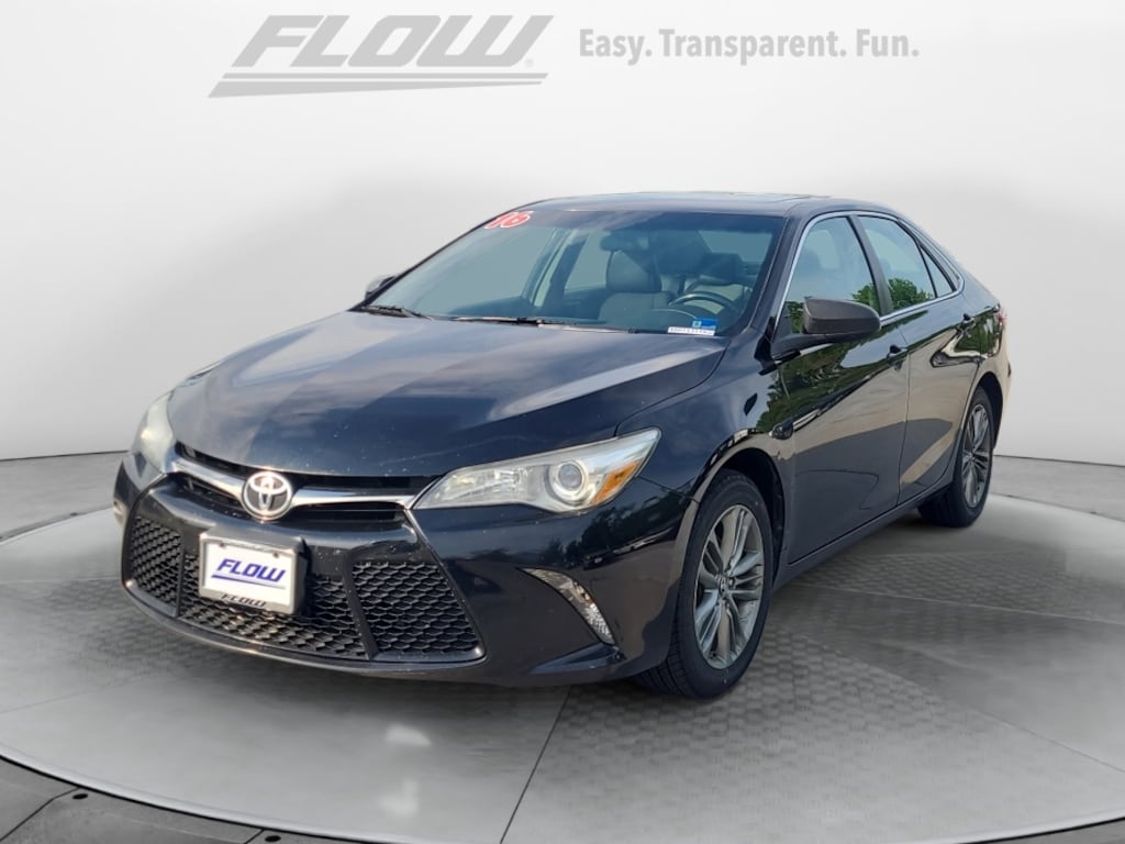 Used 2016 Toyota Camry SE Sedan
