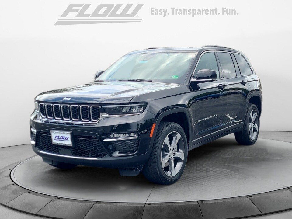 2025 Jeep Grand Cherokee Limited photo 2