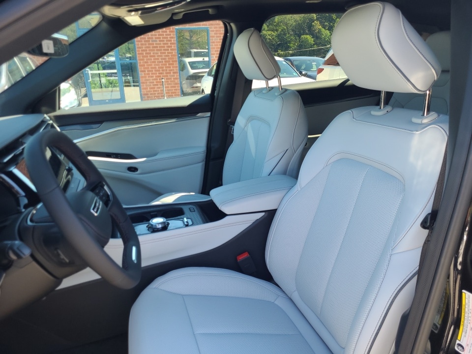 2025 Jeep Wagoneer S Limited - Photo 30