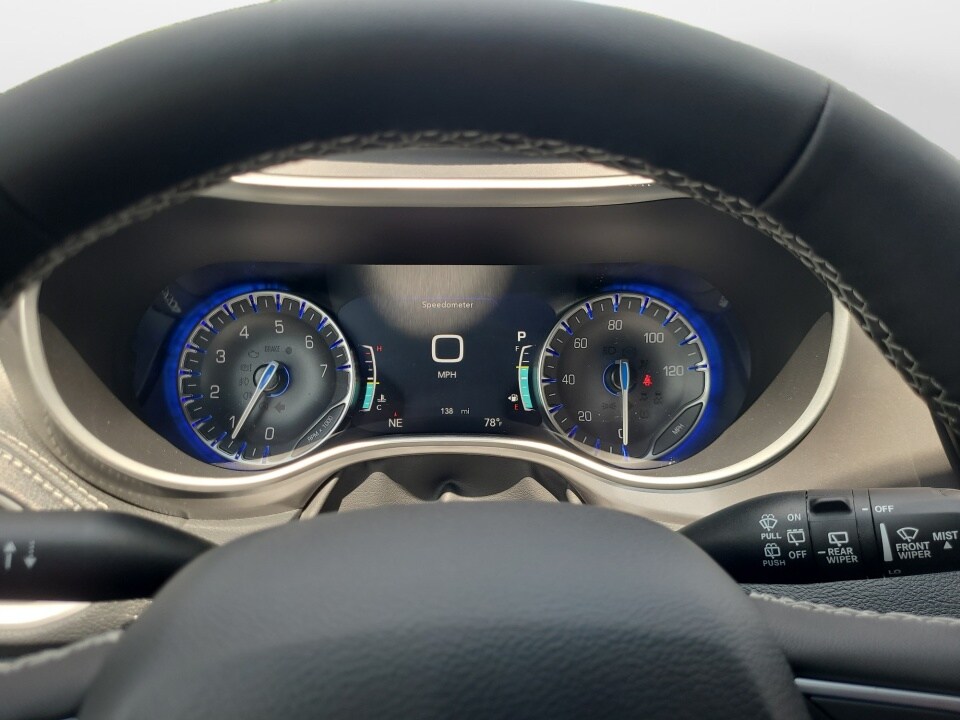 2025 Chrysler Pacifica Select - Photo 11