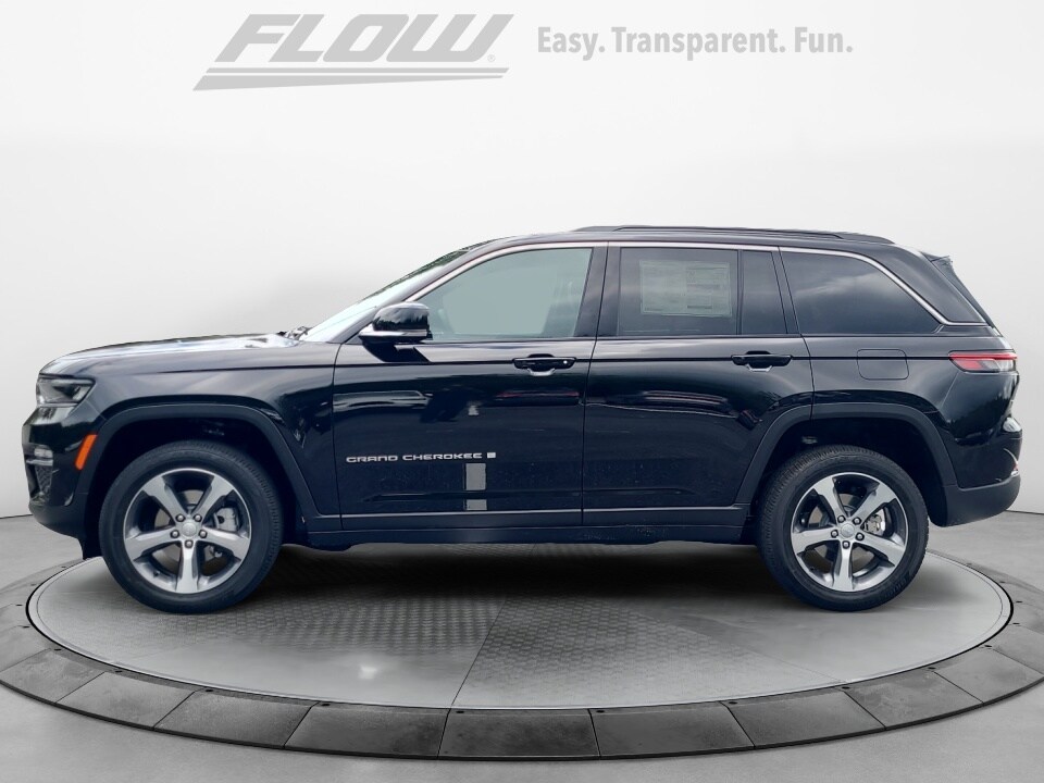 2025 Jeep Grand Cherokee Limited photo 3