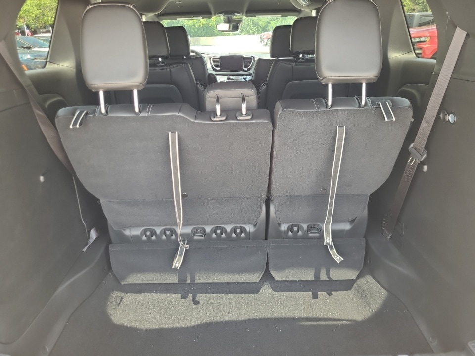 2025 Chrysler Pacifica Select - Photo 15