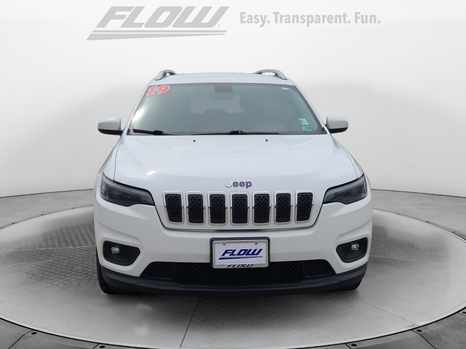 2019 Jeep Cherokee Latitude photo 2