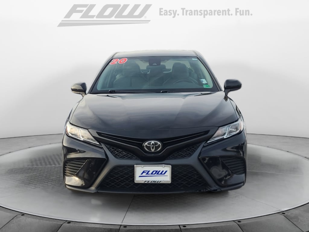Used 2020 Toyota Camry SE Sedan