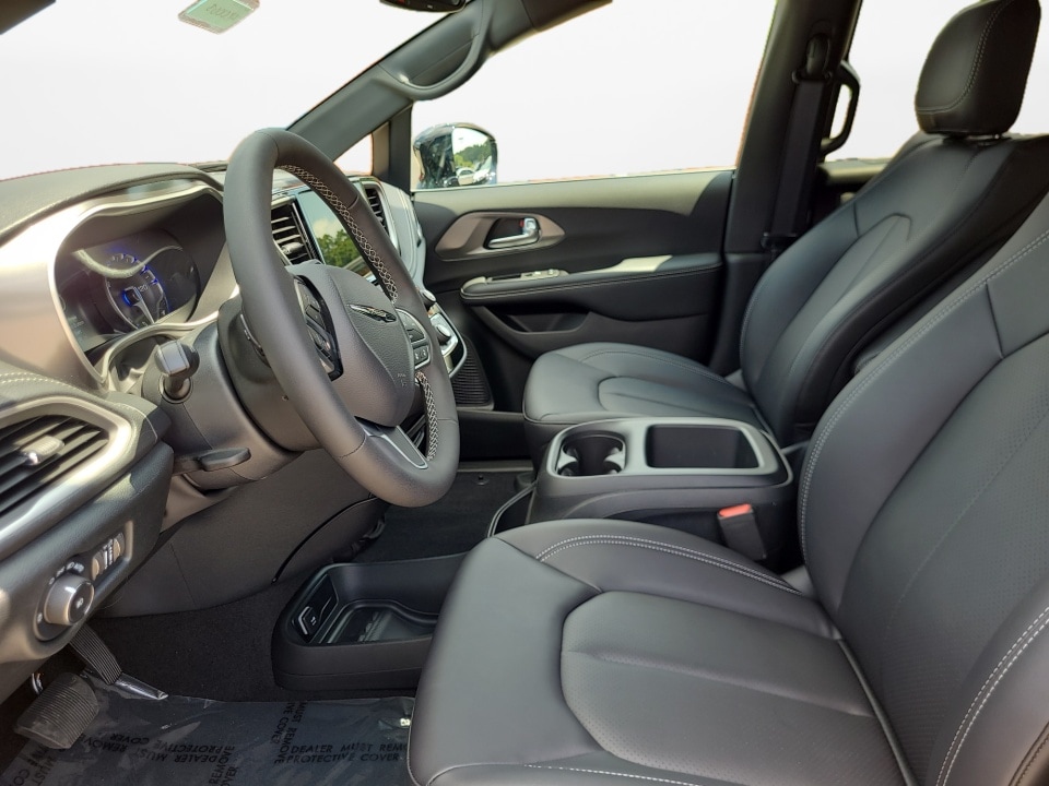 2025 Chrysler Pacifica Select - Photo 9